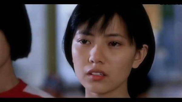 高圆圆第一部电影是《爱情麻辣烫》吧?东邪放映室