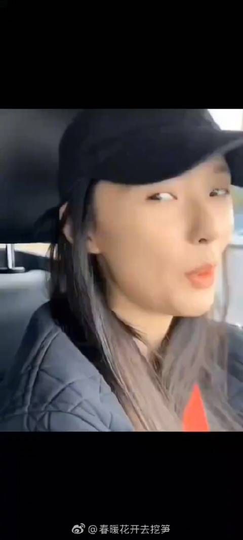 在这一次的直播里面，我们的林允短剧霸总人格觉醒…