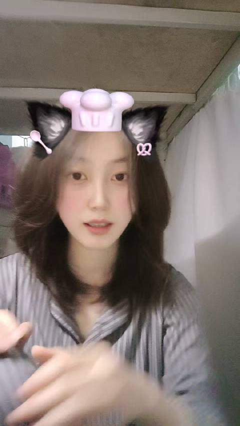 emmm就算超级美颜 我的头发也就这几天是我爱的款!