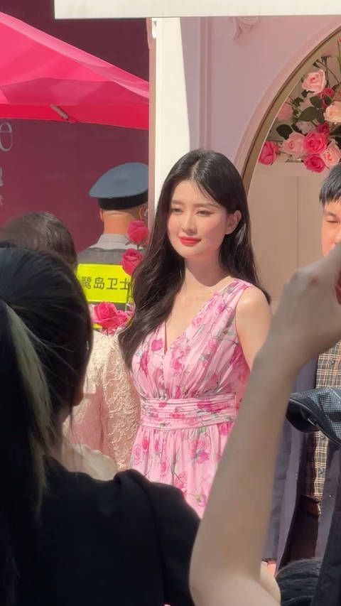 乔欣来厦门,本人真的优雅又有气质啊