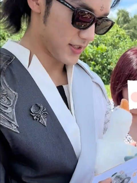 爱说叠词的小吃吃,主要是我没有包包诶