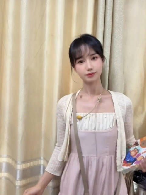 我说怎么在外面从来没见过我老师