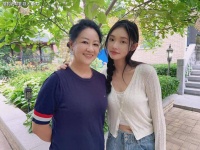 惊！月嫂晒和林允合照，林允被质疑生孩子？本人发声怒斥谣言