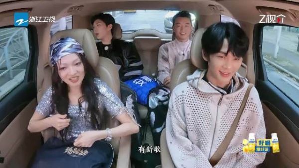 在的舞台上@王赫野 清唱《从前那个女孩》的画面太圈粉了!