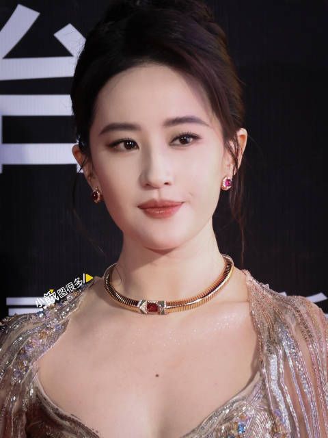 刘亦菲今晚路透小合集