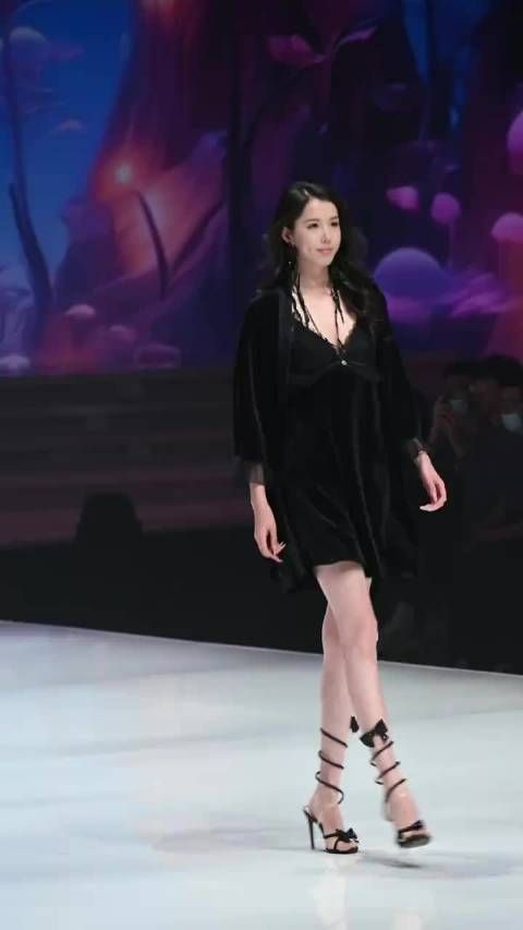 仙女下凡,貌美如花!