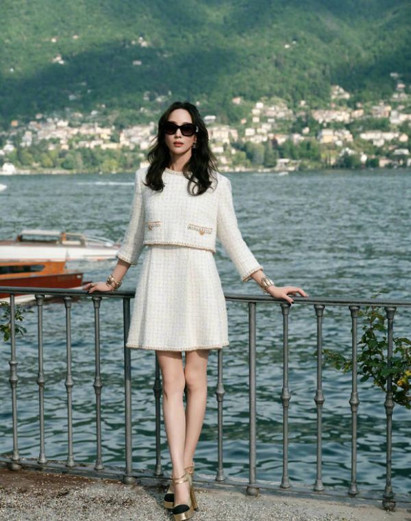 张钧甯轻松惬意。