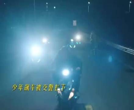 说这部剧后劲十足一点不为过，看到后半夜我还在不断复盘剧情