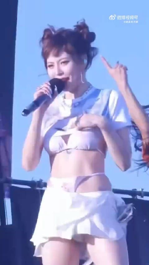 金泫雅直拍,小野马的舞台果然是一场视觉盛宴