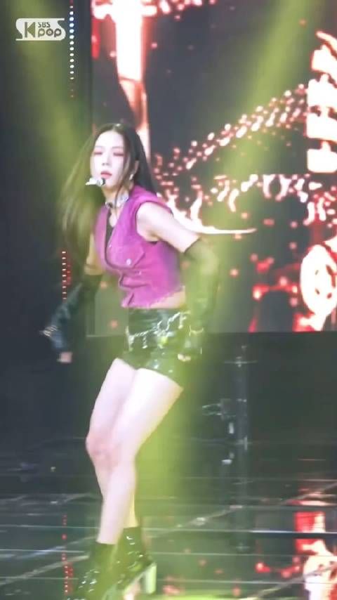 金智秀jisoo~早期舞台直拍 由于不追粉墨,所以没太关注她们以前的舞台