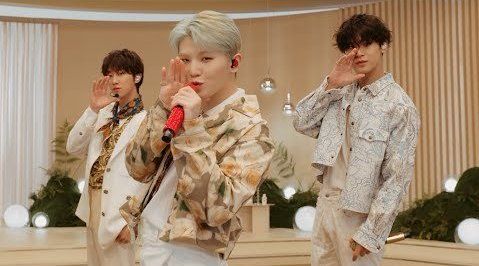三年前今日SEVENTEEN携Darl+ing亮相CDTV