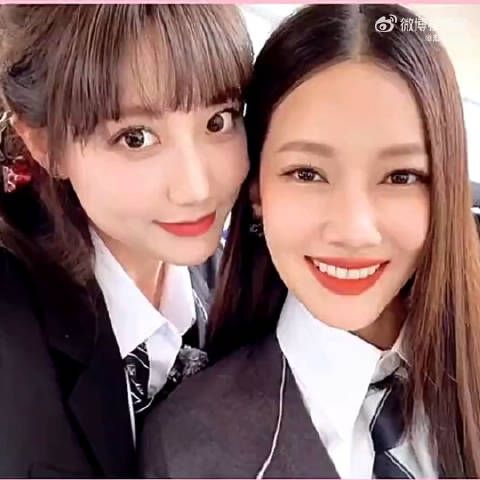 家人们谁懂!《乘风2025》里李艺彤和月亮姐姐友情超绝