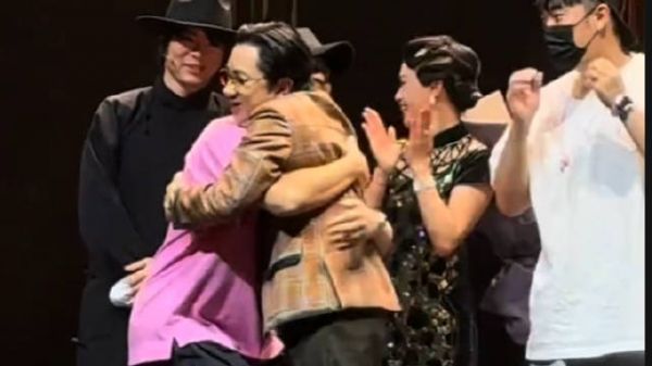王祖蓝音乐剧《扬名立万》上海首演,邓超孙俪陈赫现身助阵