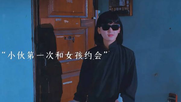 小伙对女友一见钟情，竞把她带回米店这样玩耍！
