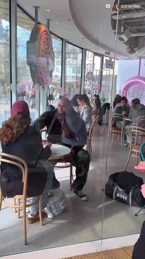 那个眼神.....太真挚了