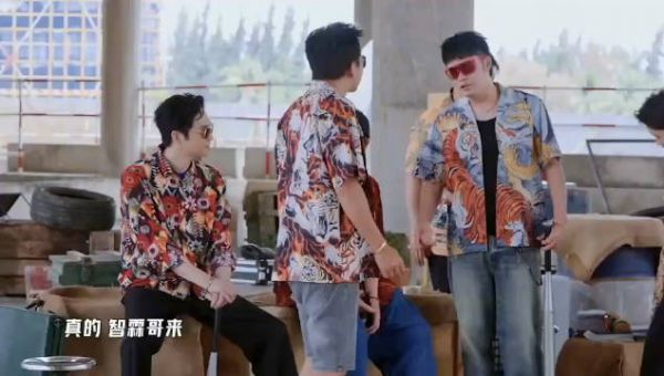 张智霖袁咏仪视频通话被曝沉迷打麻将