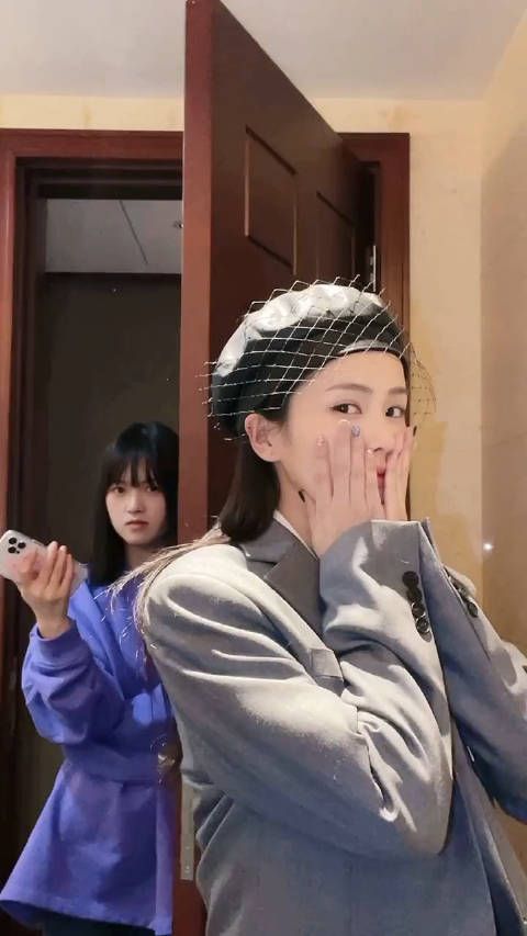 原来白鹿在21年就唱过跺脚变装