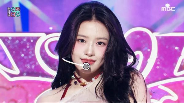 一年前的今天(240504),IVE - HEYA @ 音乐-中心