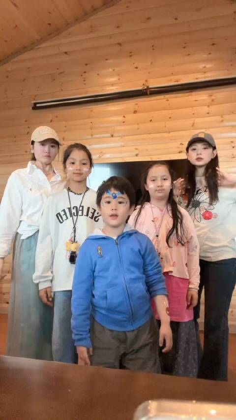 五个人五个风格 大家五一快乐⊙▽⊙ 奥子的圆肚肚太抢镜啦