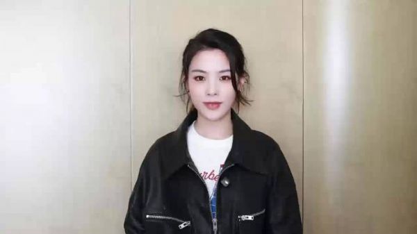 陈丽君点赞中国青年