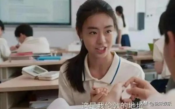 佟大为带全家打卡武夷山！大女儿神似王祖贤 儿子搂姐姐手臂超温馨