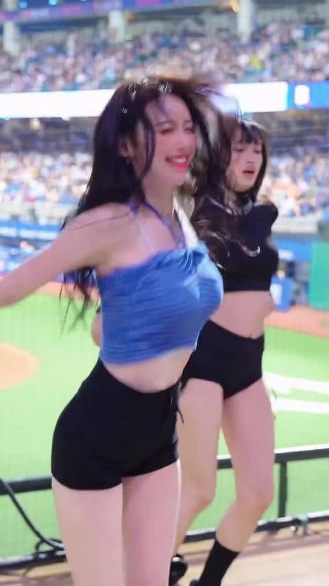 李雅英在富邦悍将的首次舞蹈表演⭐️ 感谢给我这次机会!