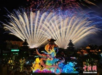 长沙国风烟花秀亮相 火树银花绽夜空