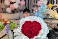 张杰鸟巢巡演撞期谢娜生日！直播庆生甜出圈：话筒藏十年告白暗号