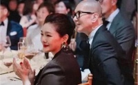 光头为大S守孝满百天，暂时不离开台北，S家人喊话，有事随时联系