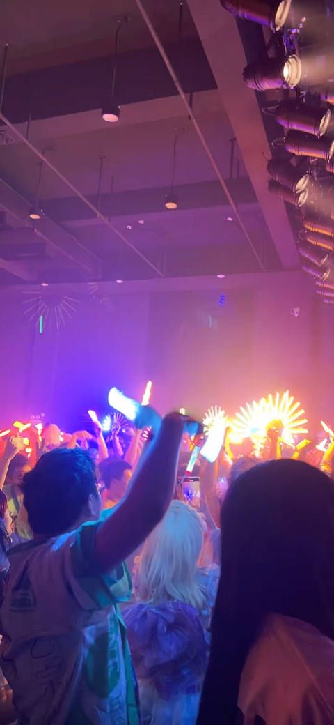 马德 我希望自己是十三线小县城的二次元lovelive厄介小鬼 全群头发最长