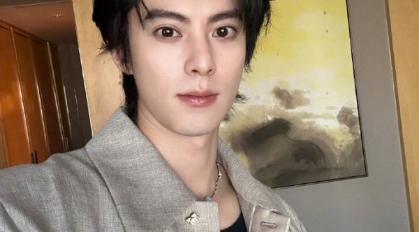 王鹤棣暴龙0508直播全程cut 行走的风铃王鹤棣上线,现场各种潮流搭配