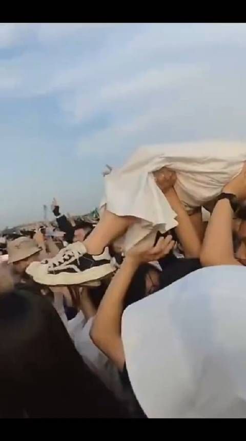 音乐节你女朋友这样玩你会介意吗?