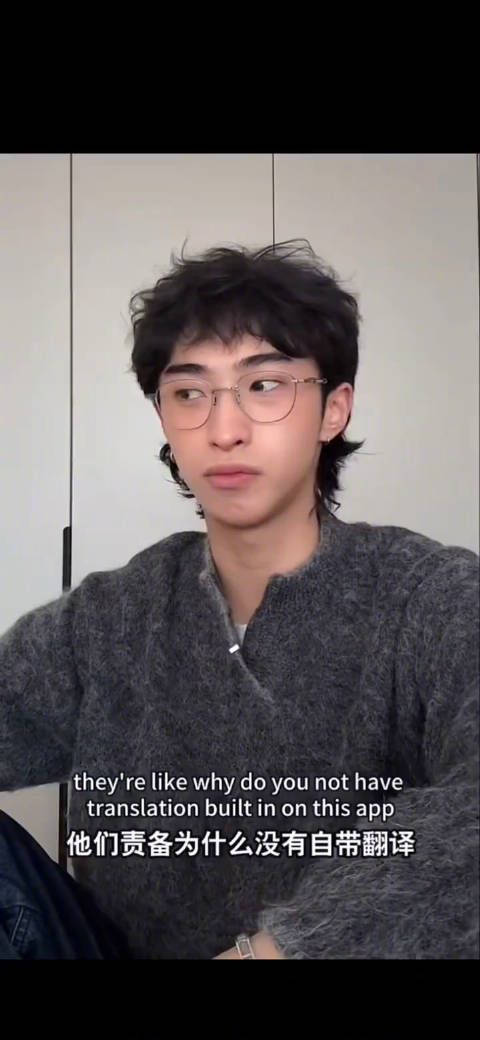 恩利独特穿着与温暖言行获赞