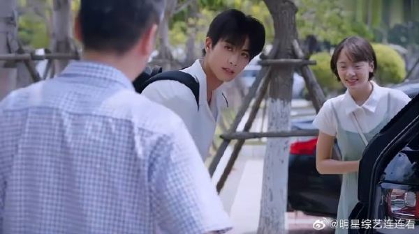 家是温暖的港湾,哥哥们上演“回家的诱惑”,太幸福