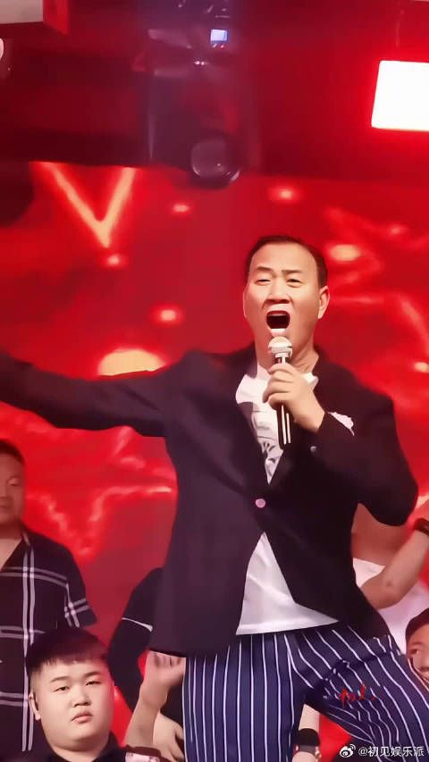 万梓良,高歌一曲走进新时代,唱出了伟大新中国的继往开来