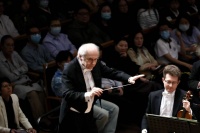 75岁亚当·费舍尔坐镇，再现80分钟马勒《第九交响曲》