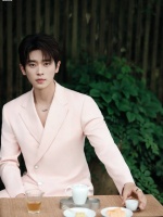 丞磊0509直播全程cut 今天是浅粉色西装眼镜控丞磊，《成何体统》刚杀青