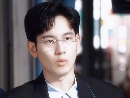 真的超爱轻熟高智感人设呢 热爱篇飞驰人生