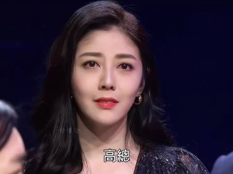 文铃妈咪就是霸气的女总裁风范,还是喜欢看到文铃妈咪这样的造型