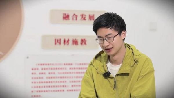 庞众望想对妈妈说你看我做得很好