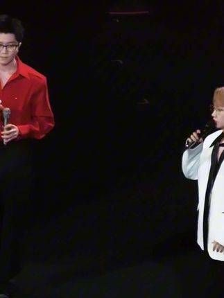 汪苏泷与毛不易合作演绎了《给你给我》!两人堪称移动的CD机!