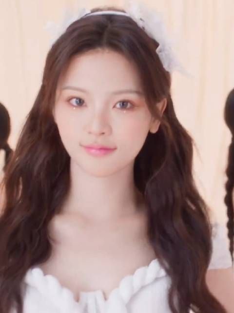 杨超越最新专辑MV 超越妹妹这几个造型我都好喜欢,真的太美了