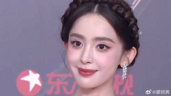 古力娜扎：她真的算顶级美人了，浑身上下没什么缺点