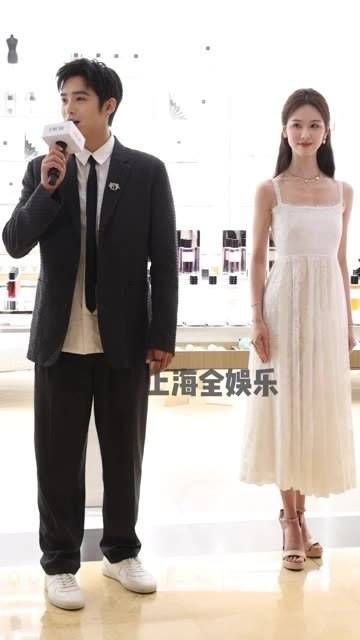 于适与陈都灵一同现身，俊男美女的组合十分养眼