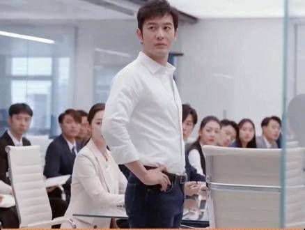 众所周知,黄晓明与观众之间的分歧,仅在于有一方认为晓明英俊