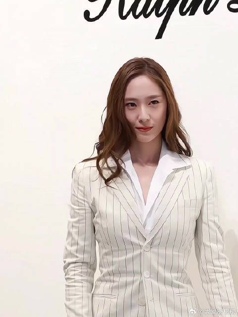 郑秀晶:人间水蜜桃,甜到你心坎里