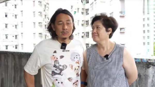 黄泽锋58岁妻子陈丽丽怀二胎,并表示女儿很期待弟弟妹妹的到来