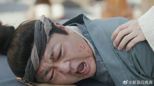 莲花给屠夫看病，一看他腰上的痕迹，秒懂和王寡妇有一腿
