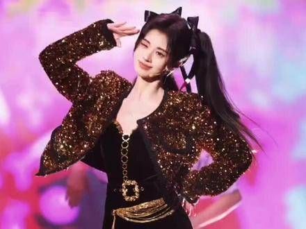 遇见她,如同春水映照梨花般美好