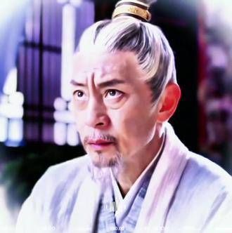 “在遥远的追梦路上,你化作了我的光芒”